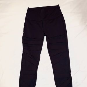 Black Zig Zag Mesh Lululemon leggings